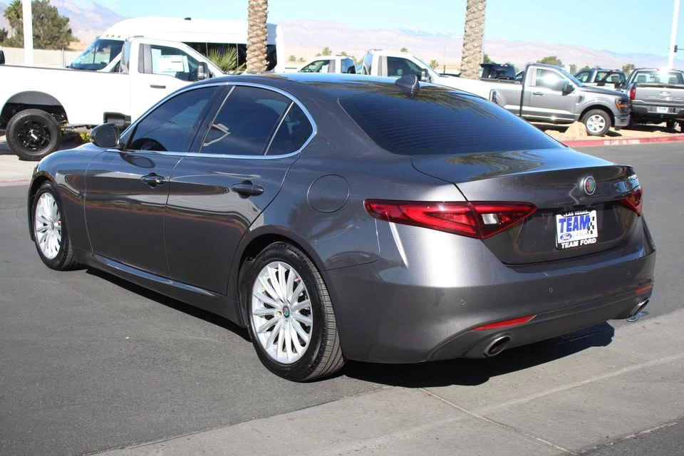 2021 Alfa Romeo Giulia - Image 5 of 19