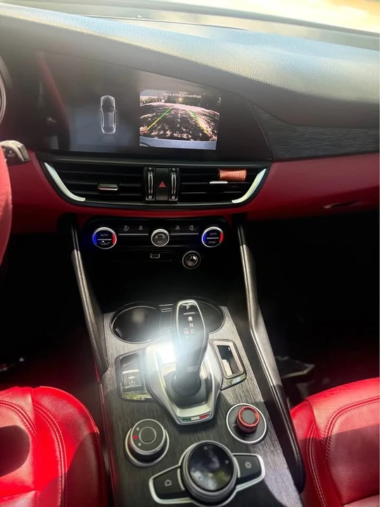 2021 Alfa Romeo Giulia - Image 10 of 13