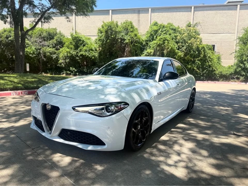 2021 Alfa Romeo Giulia - Image 4 of 13