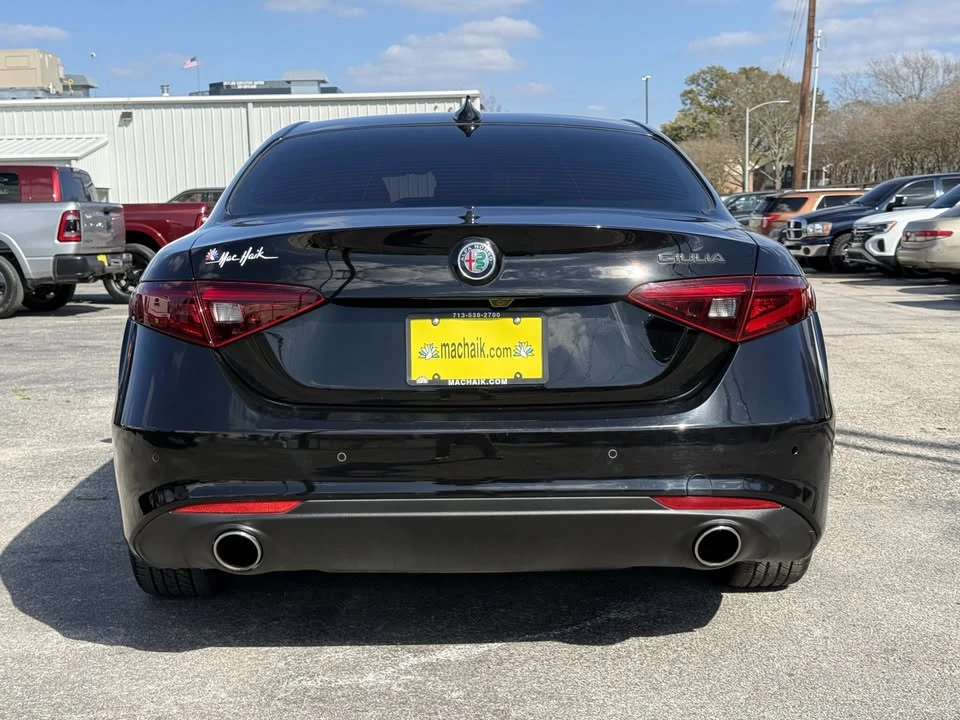 2021 Alfa Romeo Giulia - Image 9 of 20
