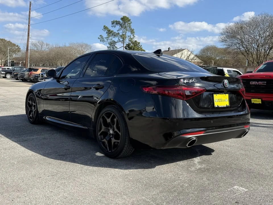 2021 Alfa Romeo Giulia - Image 7 of 20