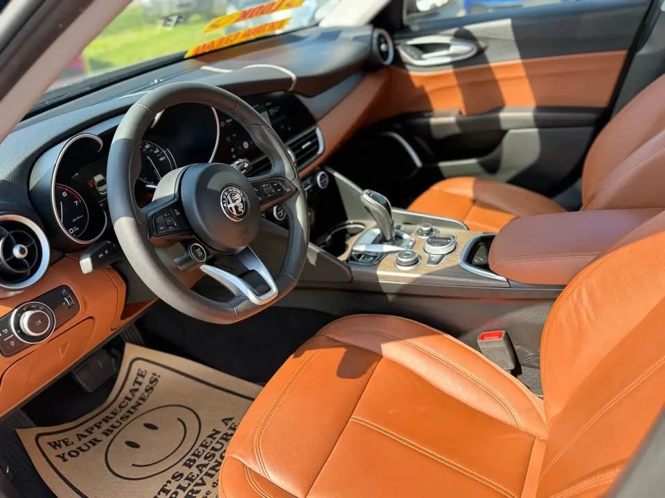 2021 Alfa Romeo Giulia - Image 7 of 20