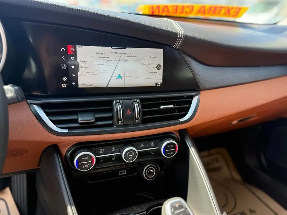2021 Alfa Romeo Giulia - Image 13 of 20