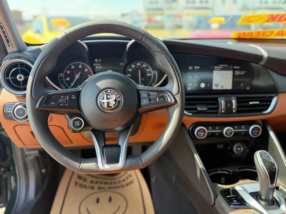 2021 Alfa Romeo Giulia - Image 8 of 20