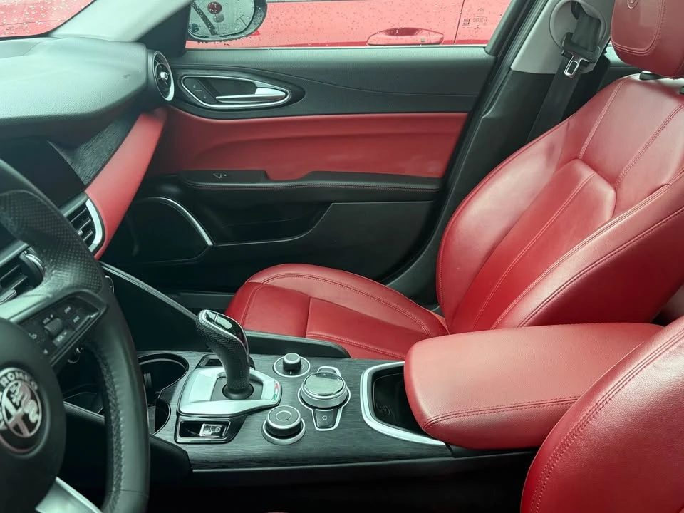 2021 Alfa Romeo Giulia - Image 4 of 5
