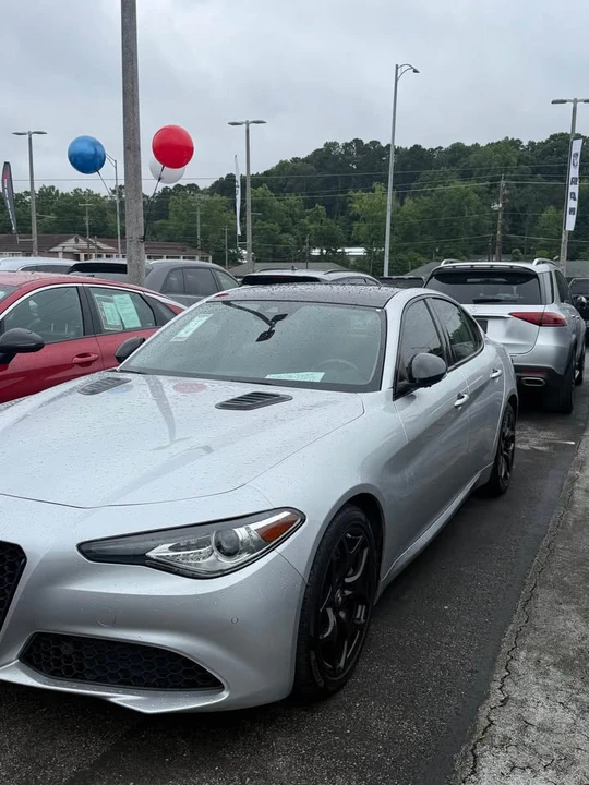 2021 Alfa Romeo Giulia - Image 2 of 5