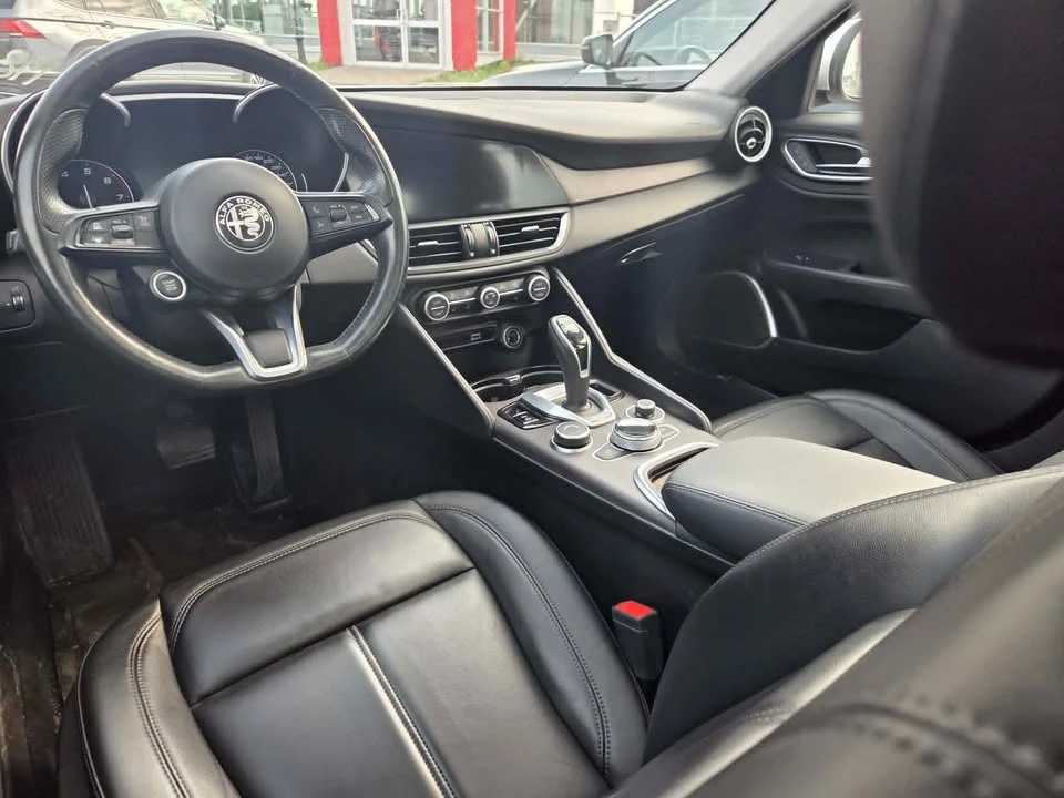 2021 Alfa Romeo Giulia - Image 2 of 2