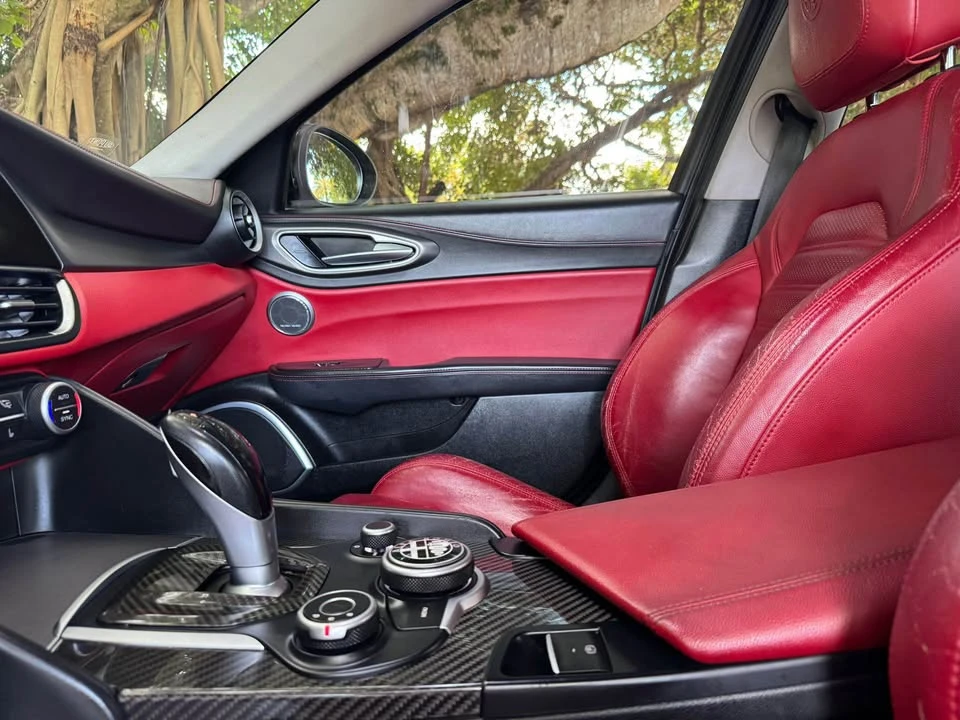 2021 Alfa Romeo Giulia - Image 7 of 10