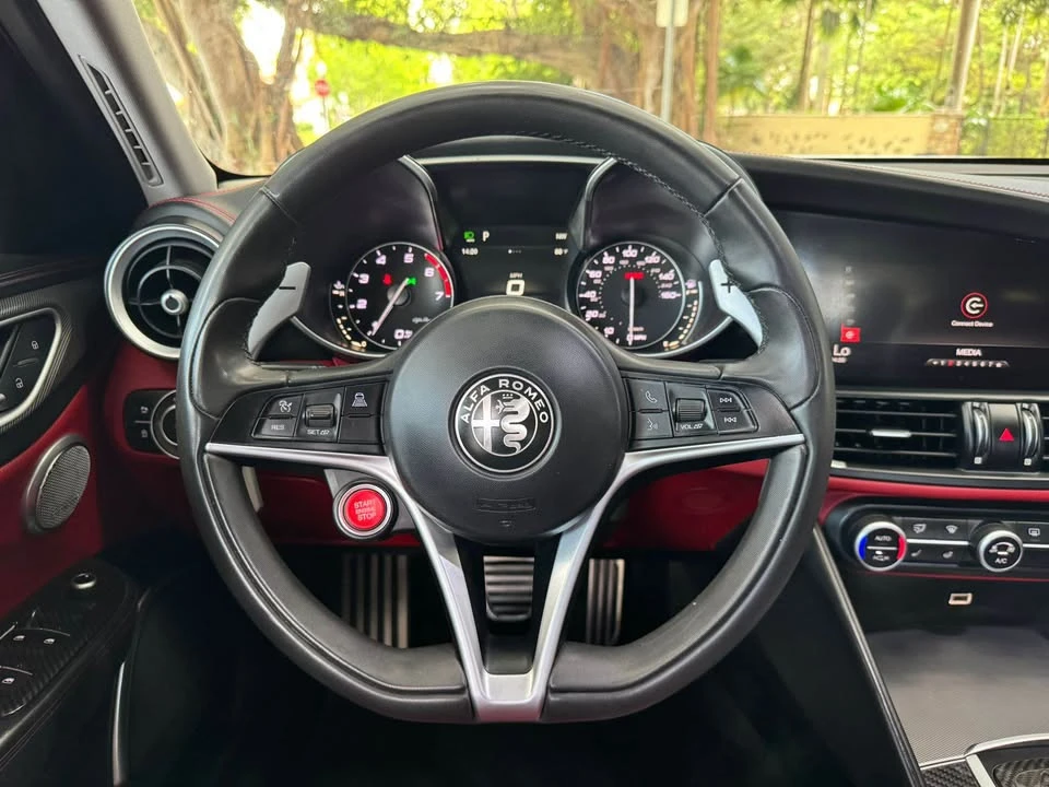 2021 Alfa Romeo Giulia - Image 8 of 10