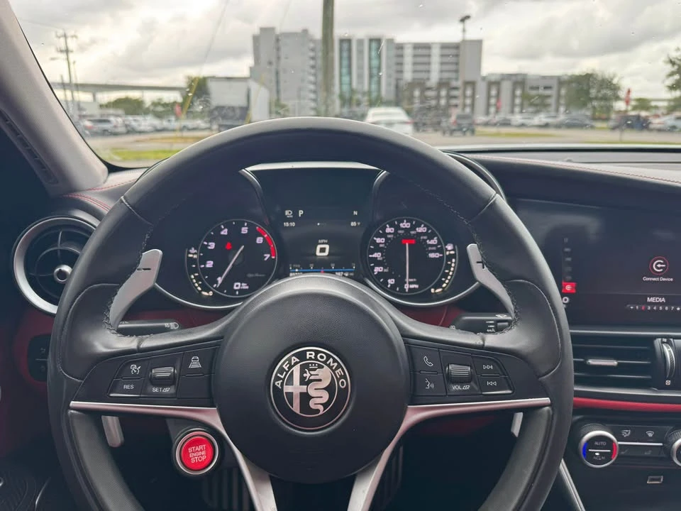 2021 Alfa Romeo Giulia - Image 9 of 10