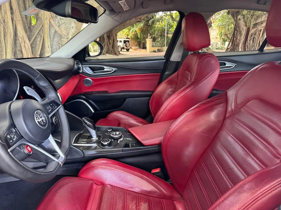2021 Alfa Romeo Giulia - Image 6 of 10