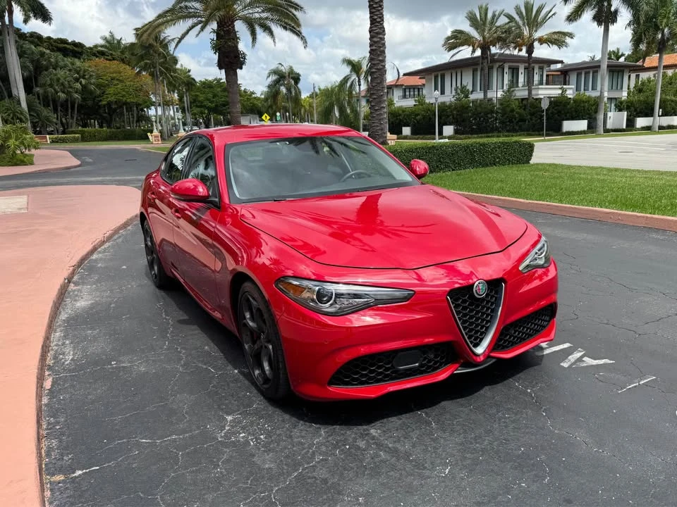 2021 Alfa Romeo Giulia - Image 5 of 10