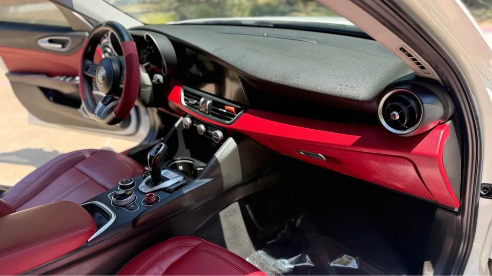 2021 Alfa Romeo Giulia - Image 12 of 15