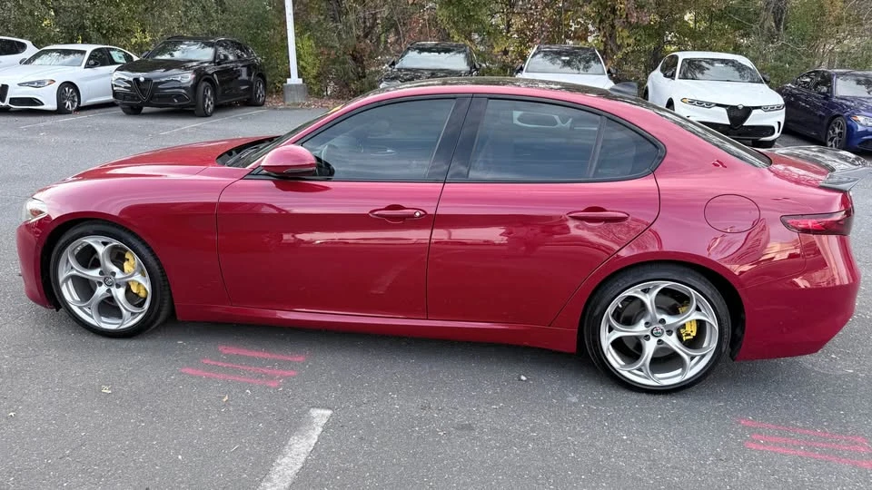 2021 Alfa Romeo Giulia - Image 8 of 11