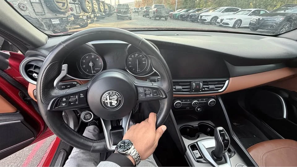 2021 Alfa Romeo Giulia - Image 10 of 11