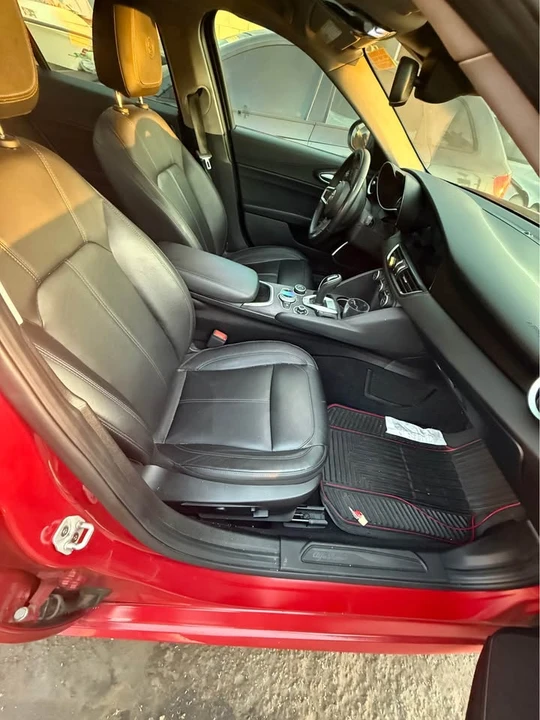 2021 Alfa Romeo Giulia - Image 7 of 8