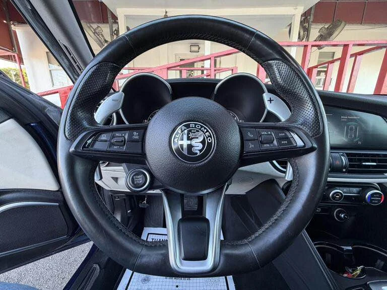 2021 Alfa Romeo Giulia - Image 10 of 11
