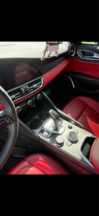 2021 Alfa Romeo Giulia - Image 8 of 10