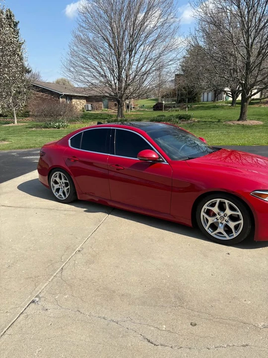 2021 Alfa Romeo Giulia - Image 2 of 10