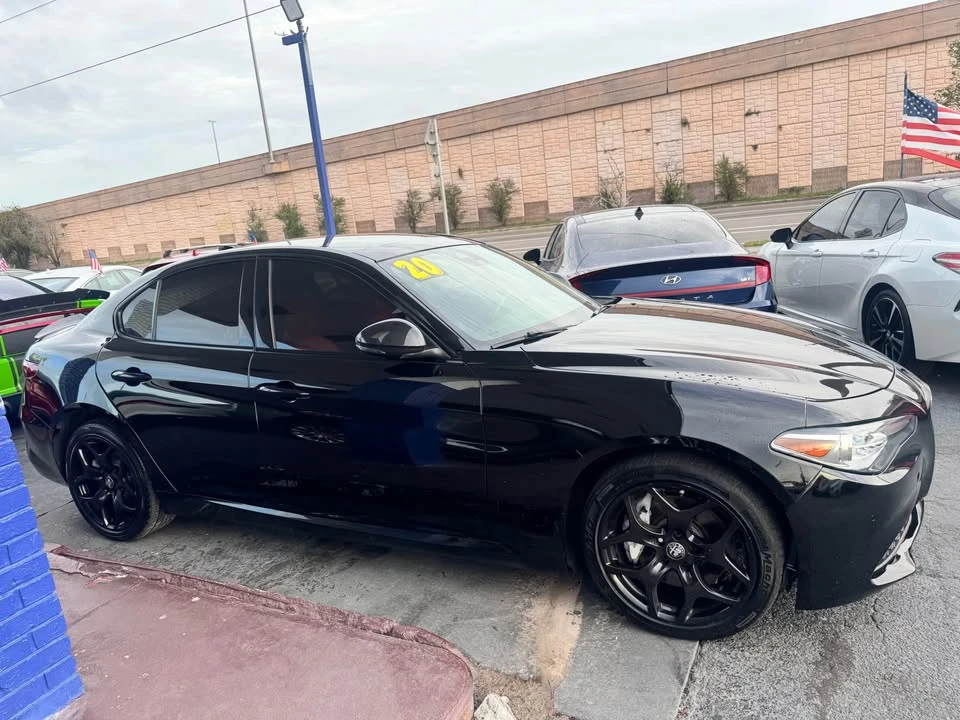 2021 Alfa Romeo Giulia - Image 4 of 11