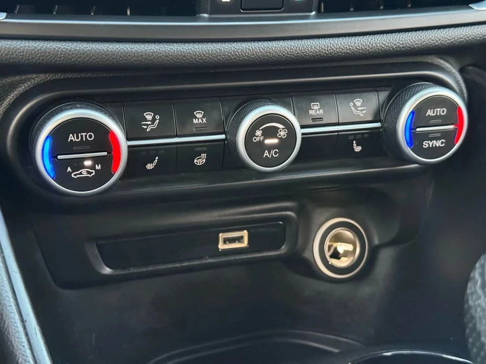 2021 Alfa Romeo Giulia - Image 12 of 12