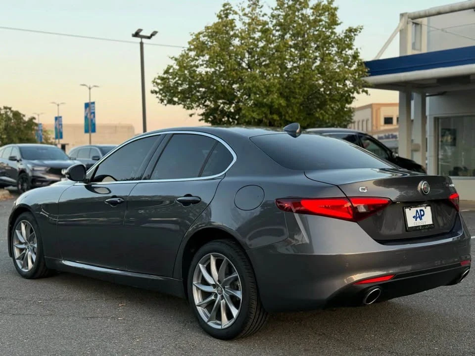 2021 Alfa Romeo Giulia - Image 9 of 12