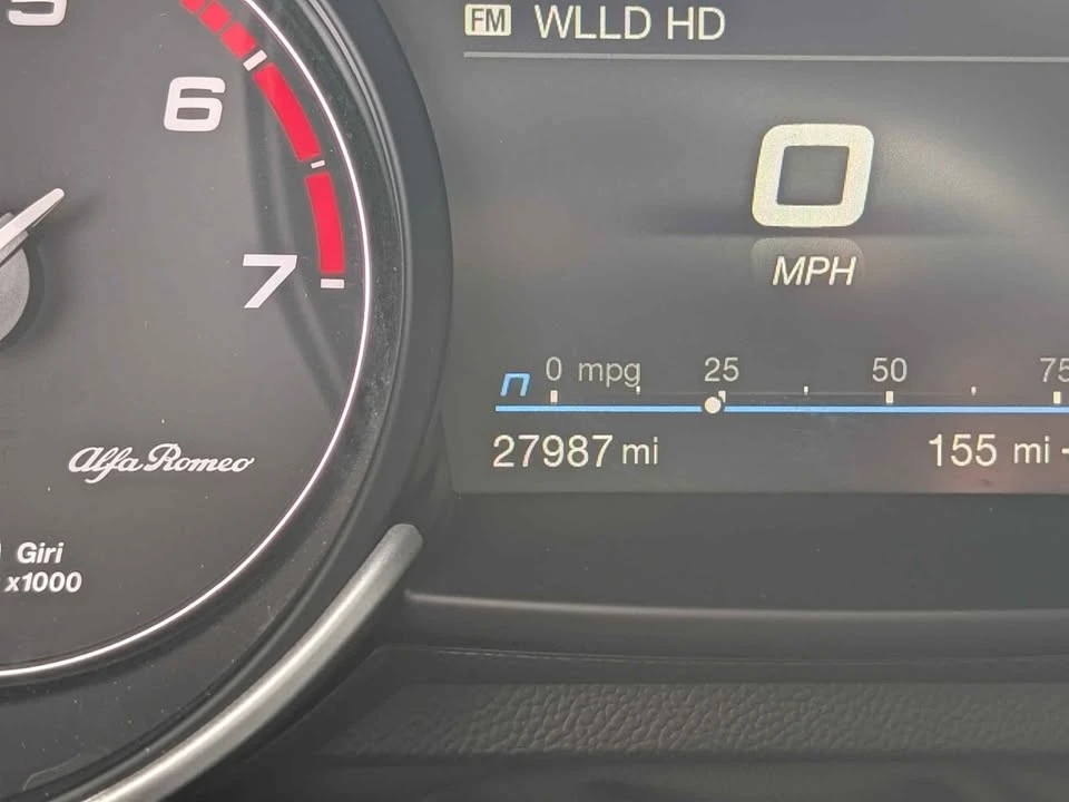 2021 Alfa Romeo Giulia - Image 5 of 8