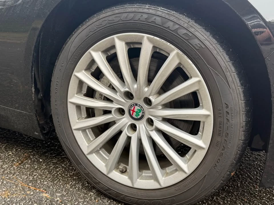 2021 Alfa Romeo Giulia - Image 3 of 15