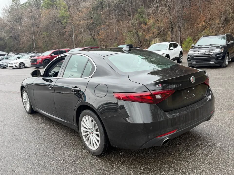 2021 Alfa Romeo Giulia - Image 5 of 15