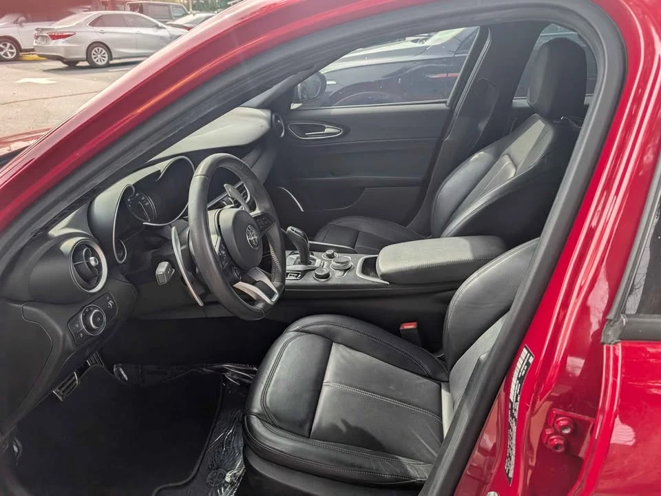 2021 Alfa Romeo Giulia - Image 4 of 8