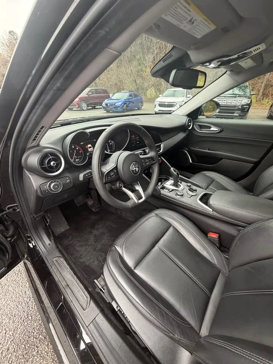 2021 Alfa Romeo Giulia - Image 10 of 15