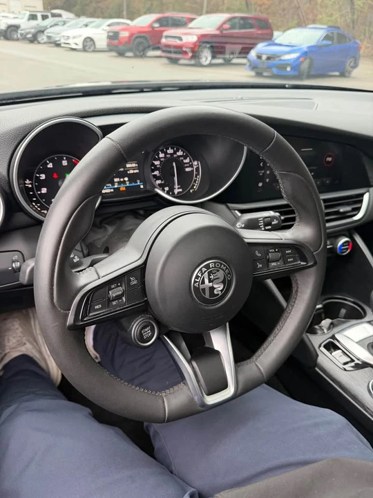 2021 Alfa Romeo Giulia - Image 13 of 15