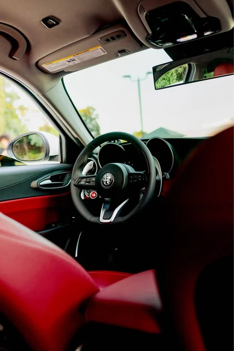 2021 Alfa Romeo Giulia - Image 9 of 11
