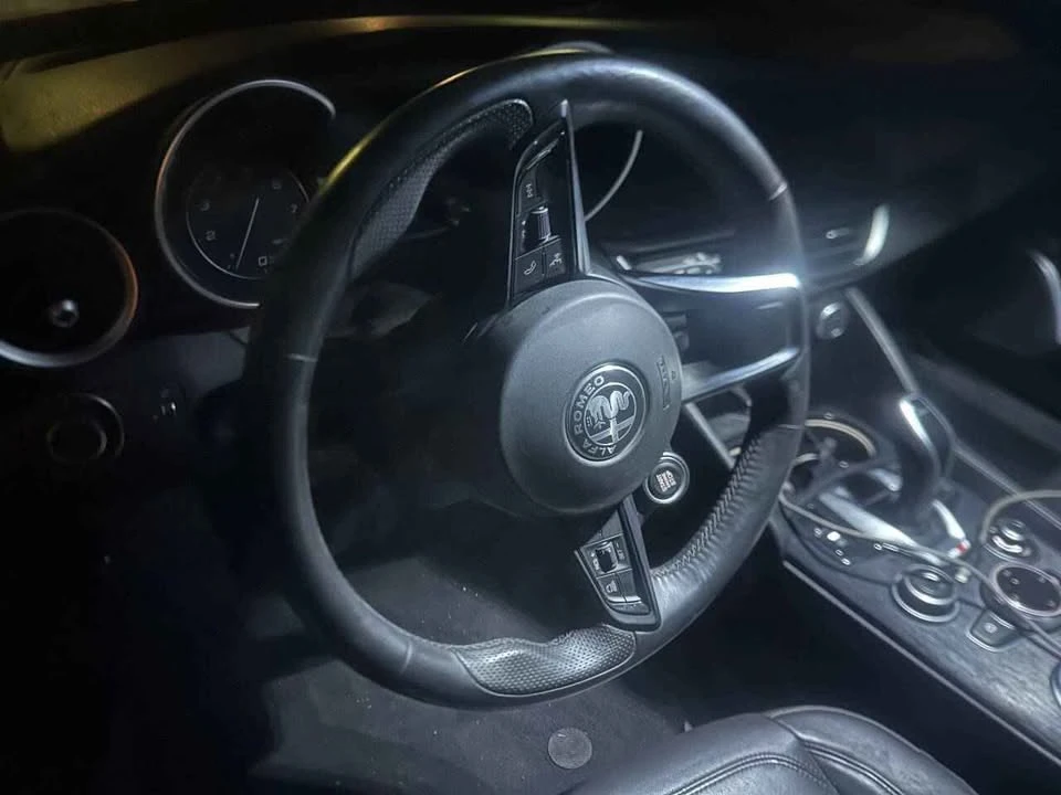 2021 Alfa Romeo Giulia - Image 9 of 9