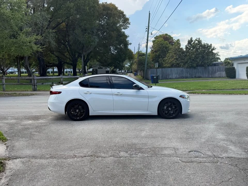 2021 Alfa Romeo Giulia - Image 4 of 8
