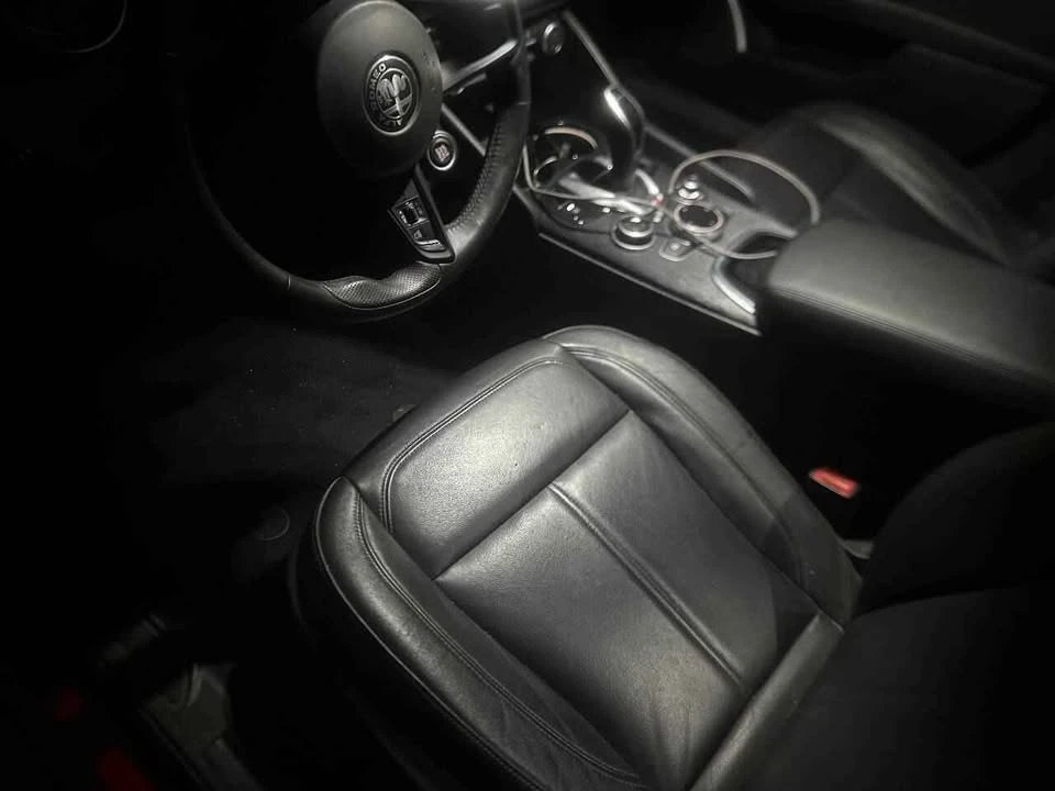 2021 Alfa Romeo Giulia - Image 6 of 9