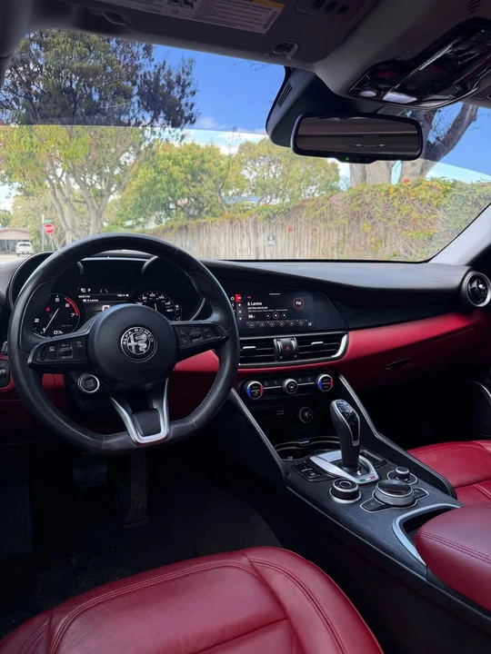 2021 Alfa Romeo Giulia - Image 8 of 8