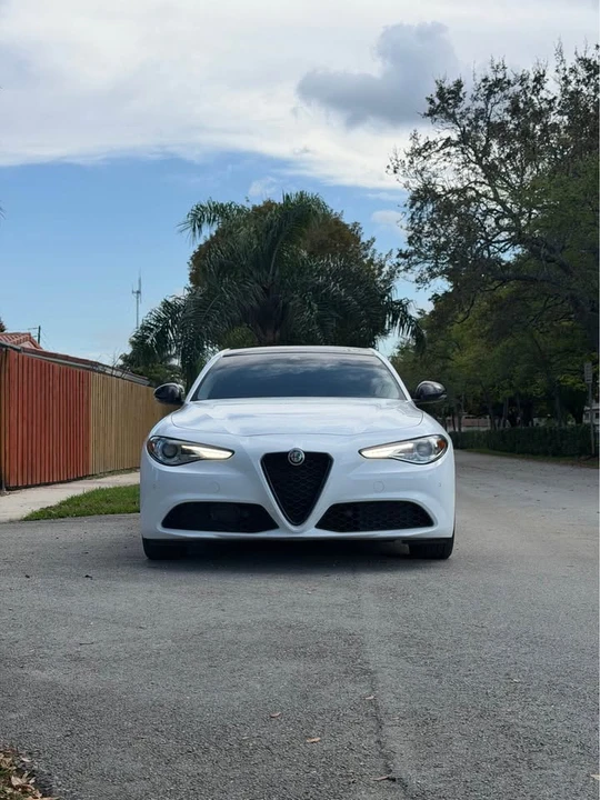 2021 Alfa Romeo Giulia - Image 2 of 8
