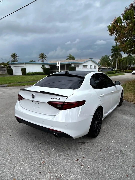 2021 Alfa Romeo Giulia - Image 4 of 10