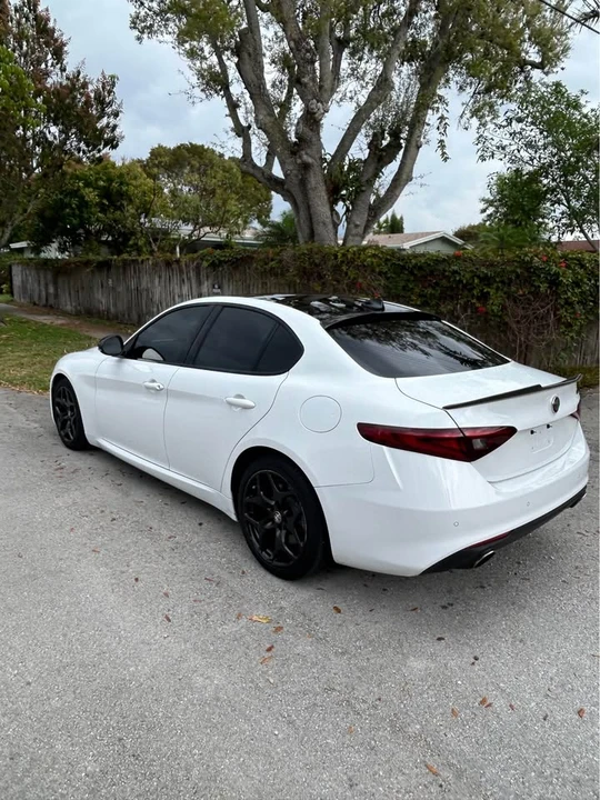 2021 Alfa Romeo Giulia - Image 6 of 10