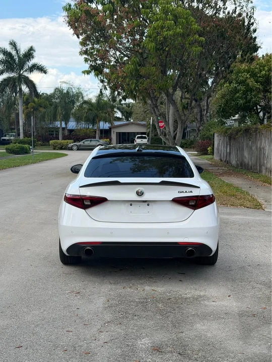 2021 Alfa Romeo Giulia - Image 6 of 8