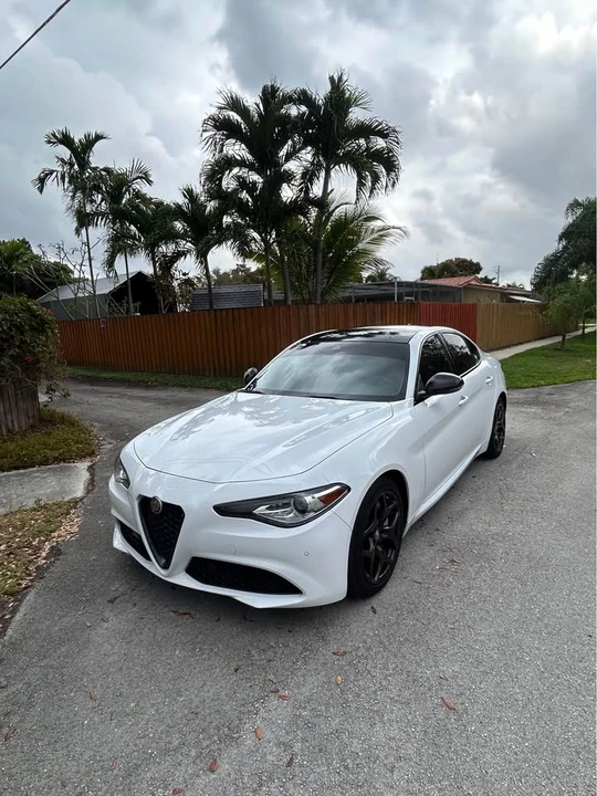 2021 Alfa Romeo Giulia - Image 8 of 10