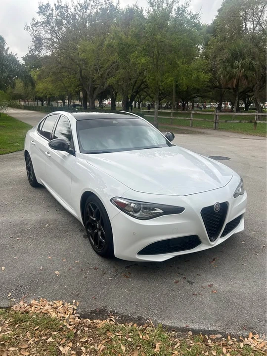 2021 Alfa Romeo Giulia - Image 2 of 10