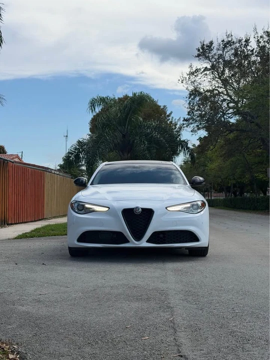 2021 Alfa Romeo Giulia - Image 4 of 8