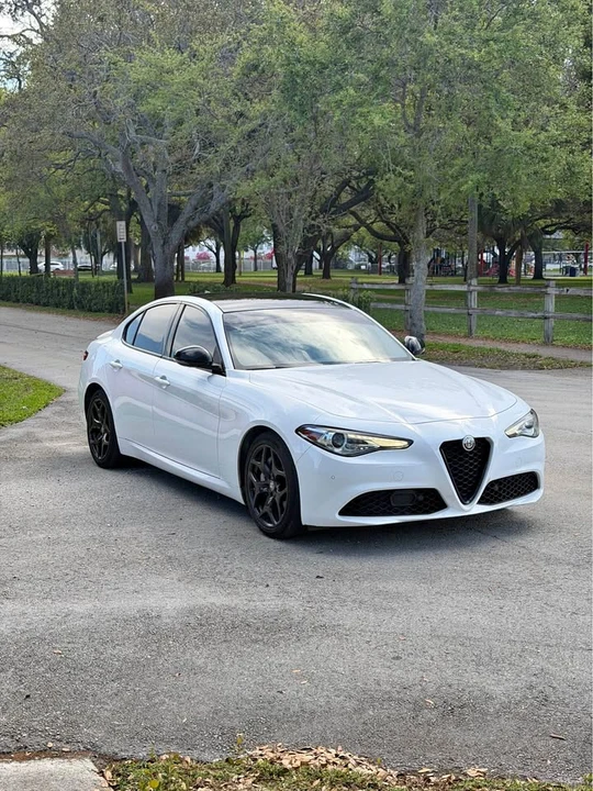2021 Alfa Romeo Giulia - Image 2 of 9