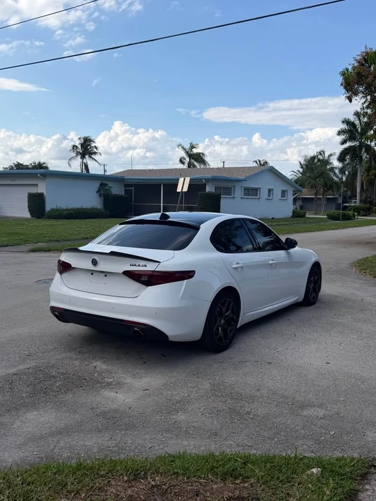 2021 Alfa Romeo Giulia - Image 6 of 9