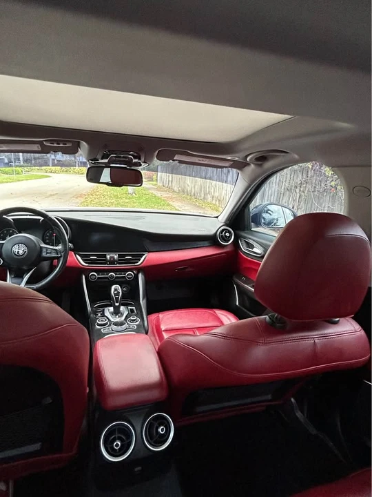 2021 Alfa Romeo Giulia - Image 10 of 10