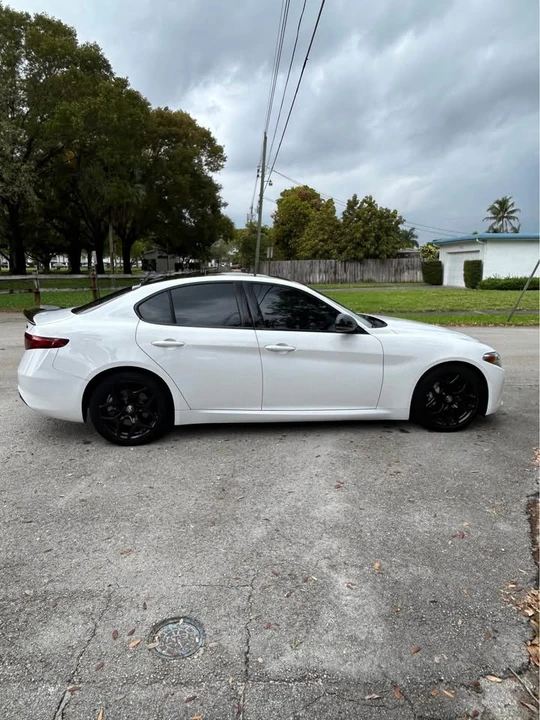 2021 Alfa Romeo Giulia - Image 3 of 10