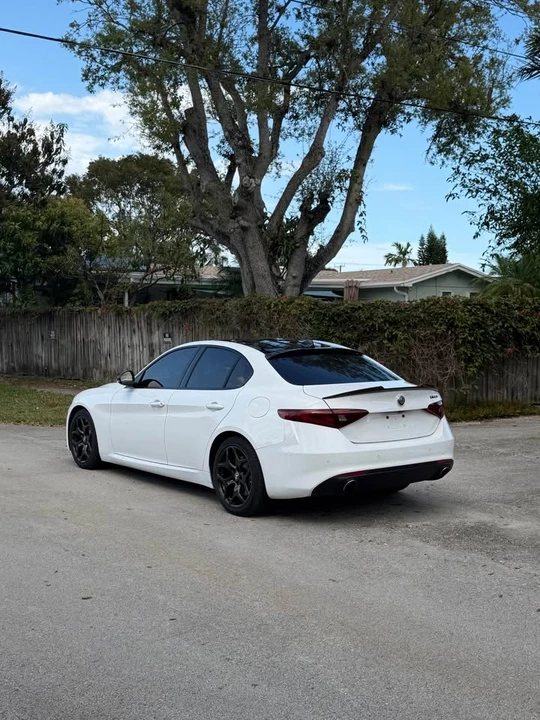 2021 Alfa Romeo Giulia - Image 8 of 9