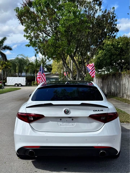2021 Alfa Romeo Giulia - Image 8 of 16